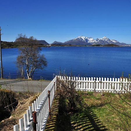 Fredelig Med Naturskjonn Omgivelse, Midt I Lofoten Jerstad Exterior foto