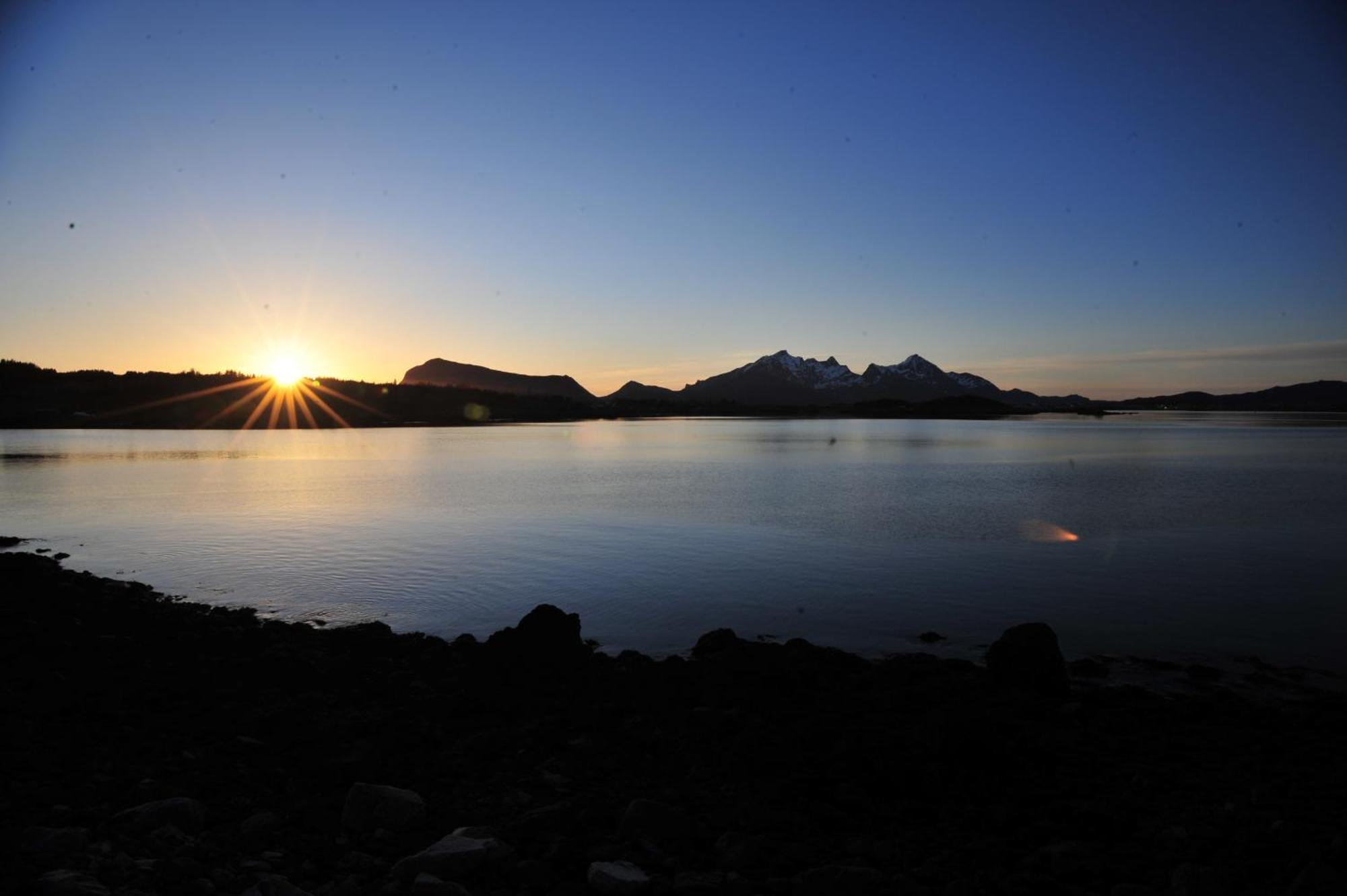 Fredelig Med Naturskjonn Omgivelse, Midt I Lofoten Jerstad Exterior foto